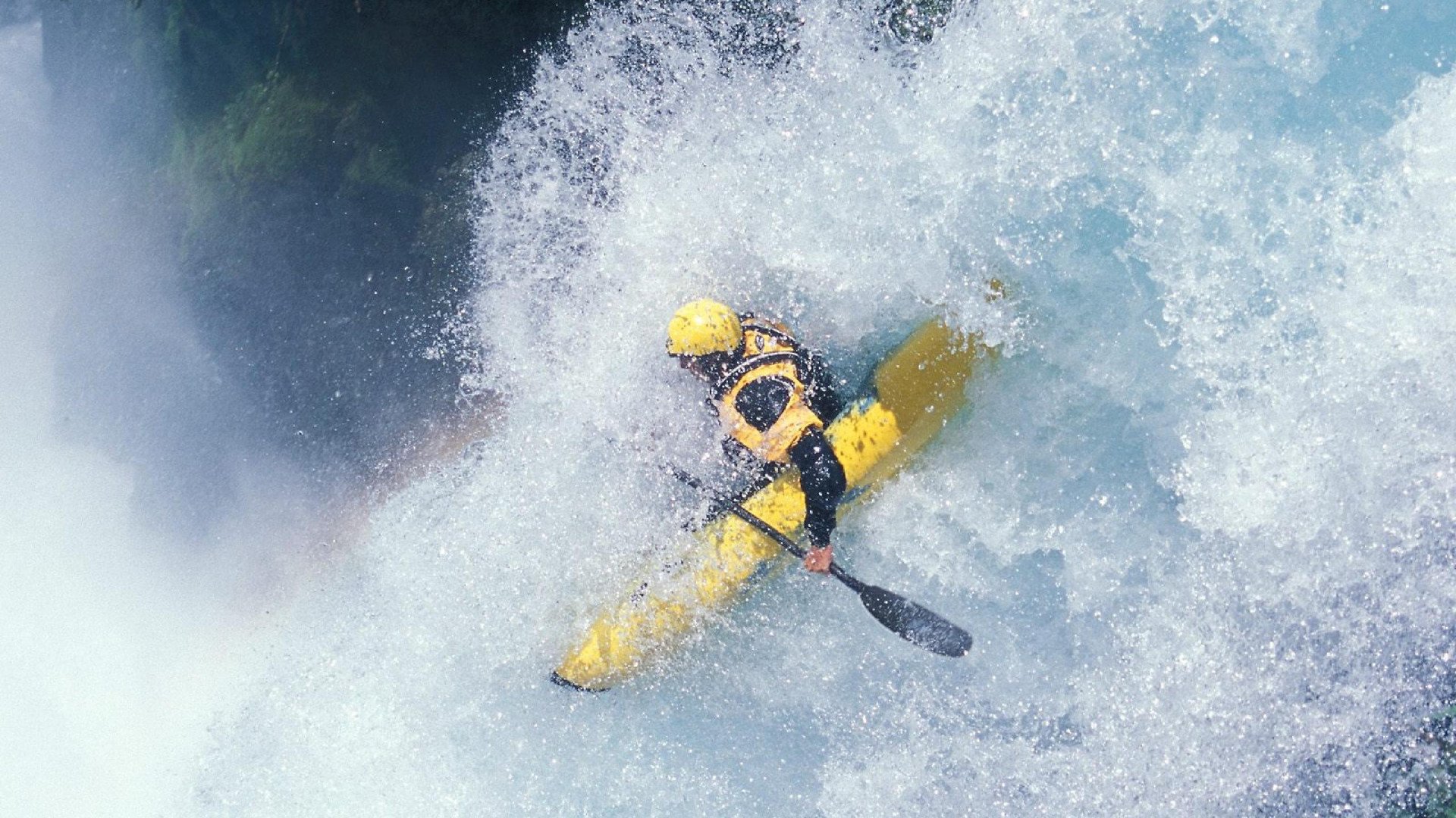 综合体育系中长跑积分赛 穿越校园环线比拼耐力